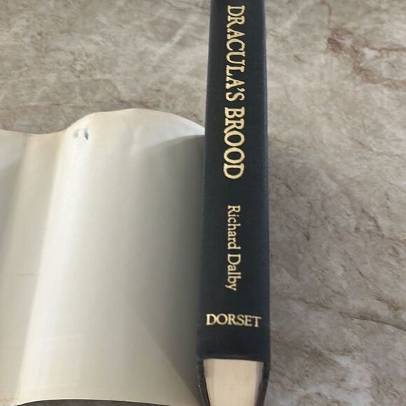 Draculas Brood Book - Picture 4 of 5